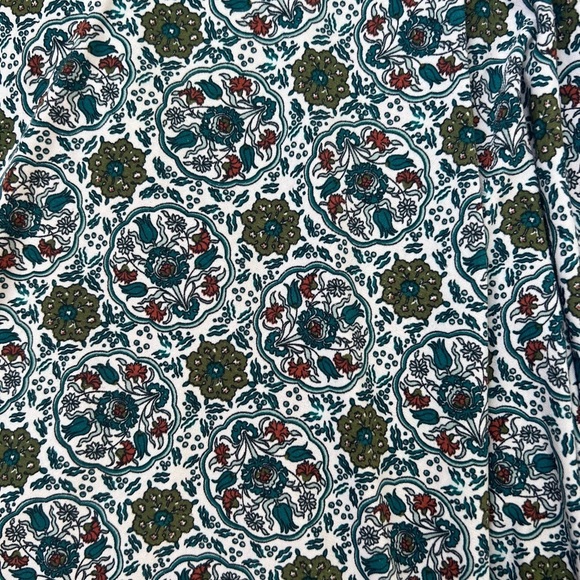 ✅Max Studio Above the Knee Skirt - Picture 2 of 2